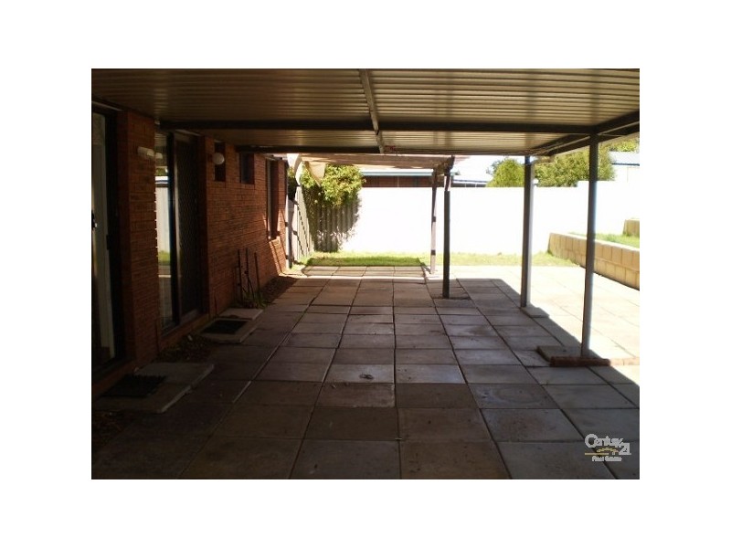 22 Cimbor Way, Parmelia WA 6167