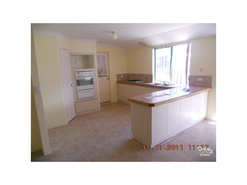 18 Silvertop Circle, Warnbro WA 6169