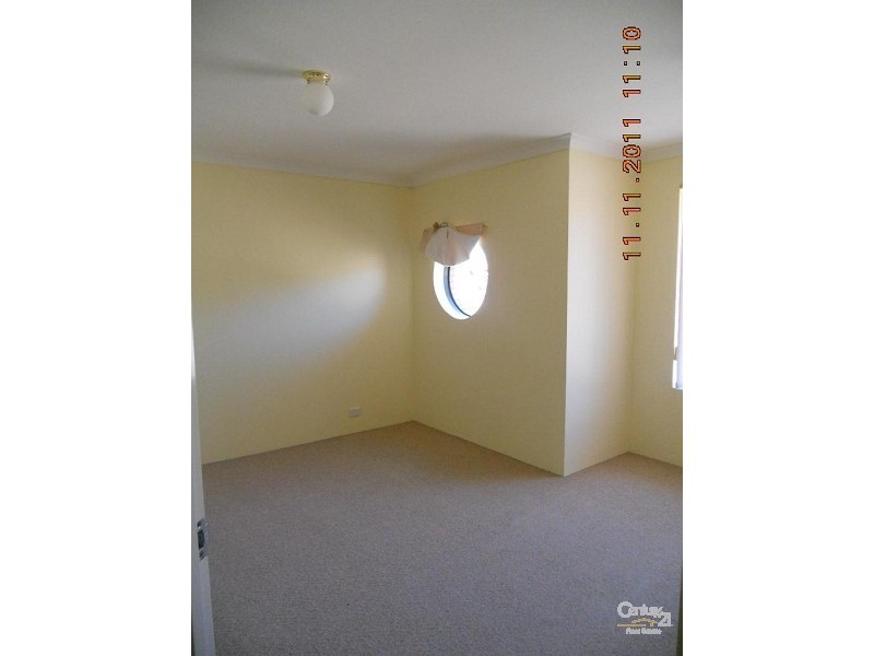 18 Silvertop Circle, Warnbro WA 6169