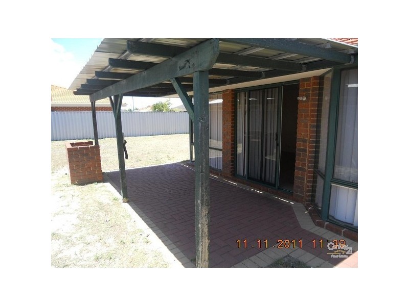 18 Silvertop Circle, Warnbro WA 6169