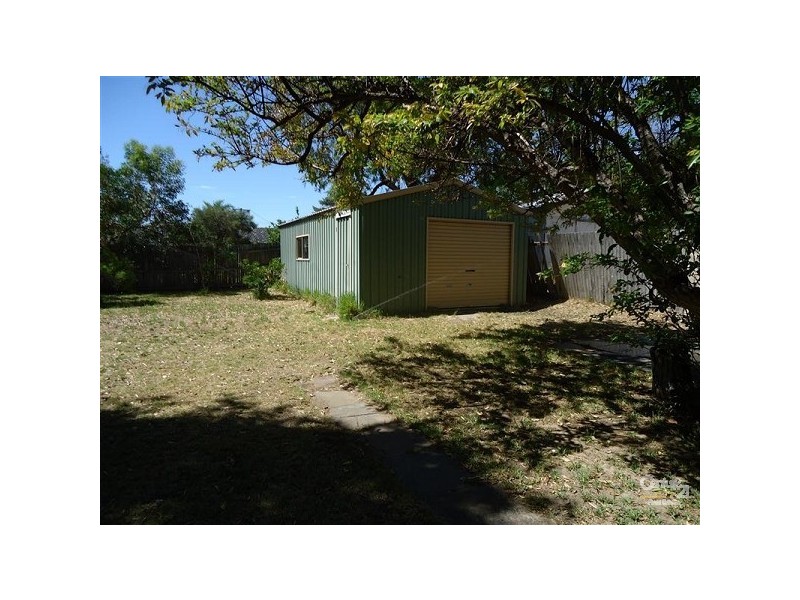 8 Scott Road, Safety Bay WA 6169