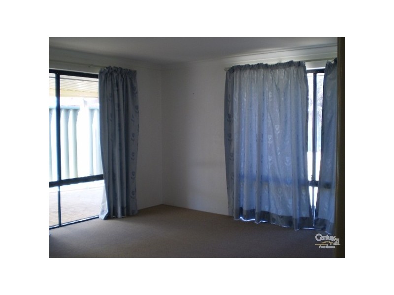 10 Caldera Way, Port Kennedy WA 6172