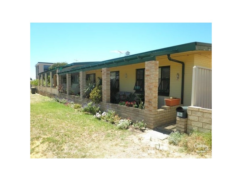 9 Bayview Street, Rockingham WA 6168