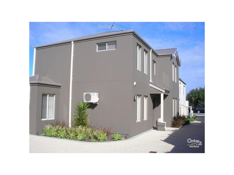 2/8 Hymus Street, Rockingham WA 6168