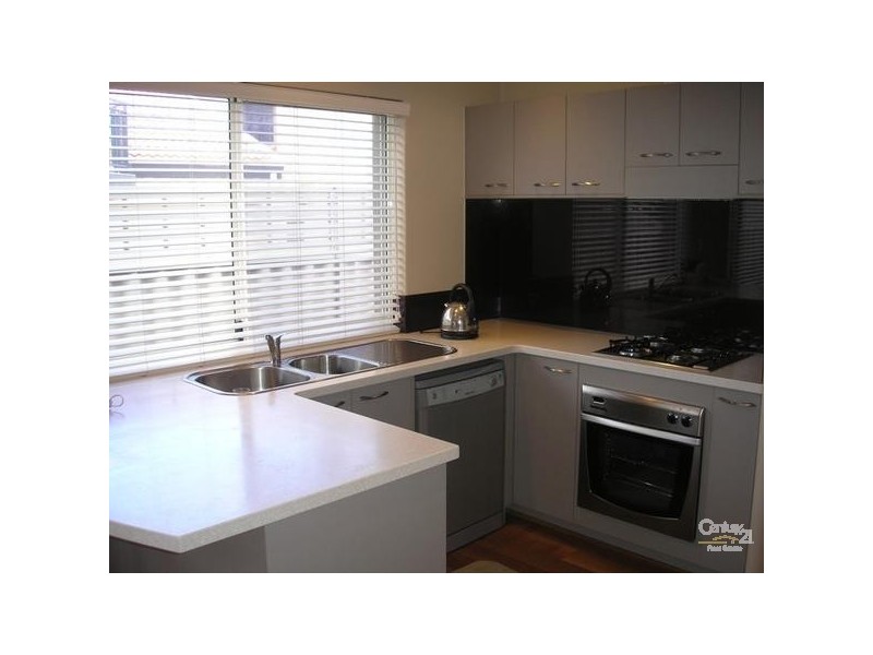 2/8 Hymus Street, Rockingham WA 6168