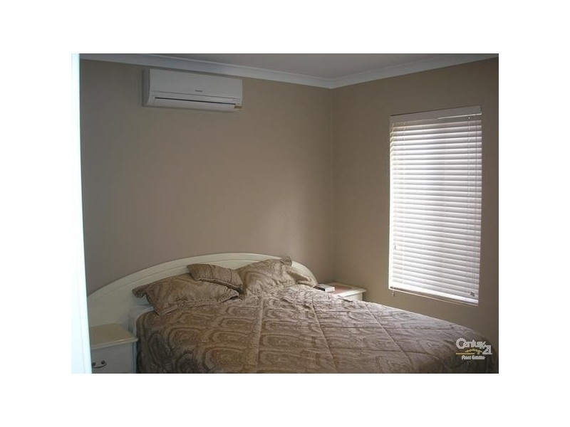 2/8 Hymus Street, Rockingham WA 6168