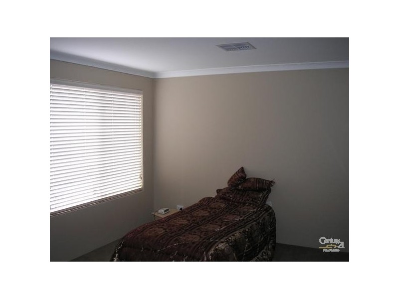 2/8 Hymus Street, Rockingham WA 6168