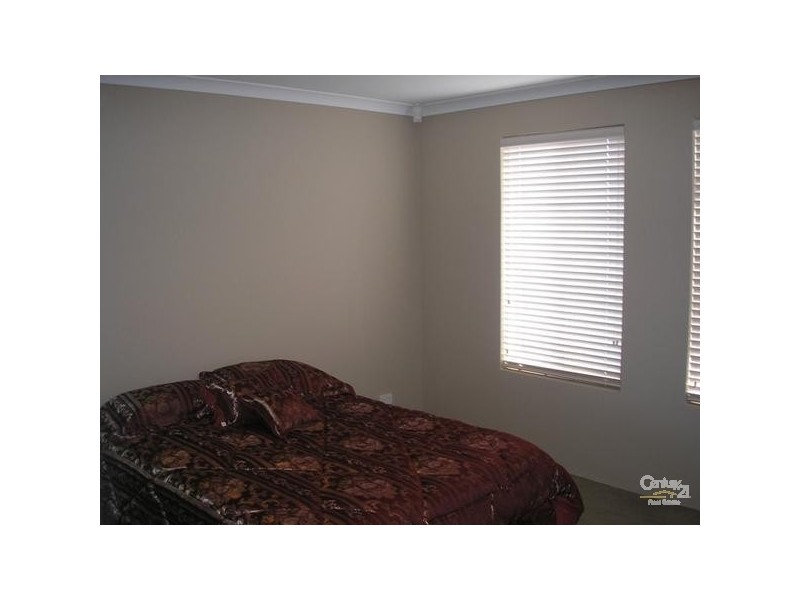 2/8 Hymus Street, Rockingham WA 6168