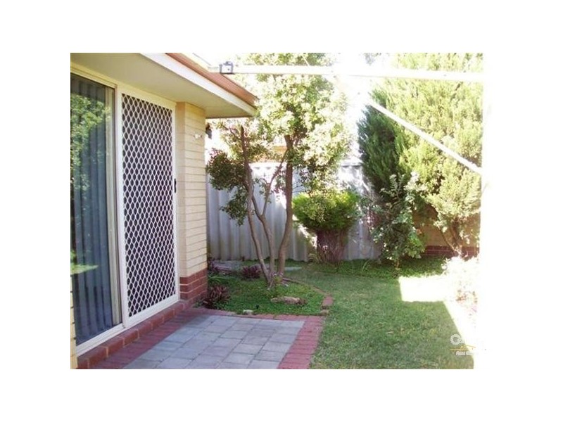 8/4 Marlo Place, Waikiki WA 6169