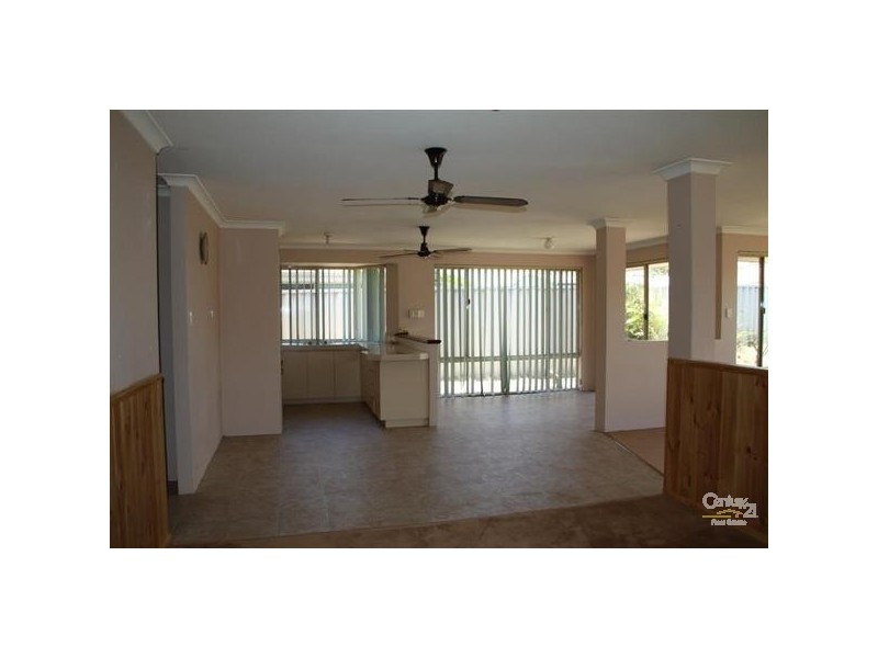 16 Hood Court, Port Kennedy WA 6172