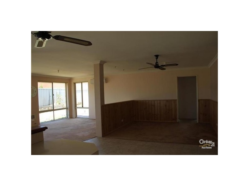 16 Hood Court, Port Kennedy WA 6172