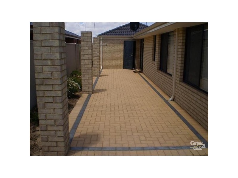 20 Harrington Waters Drive, Waikiki WA 6169