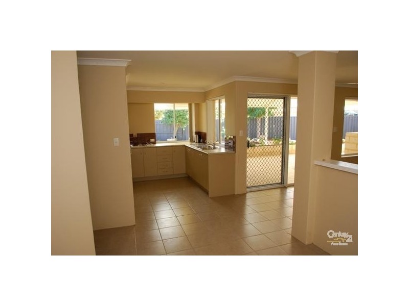 18 Coronata Drive, Warnbro WA 6169