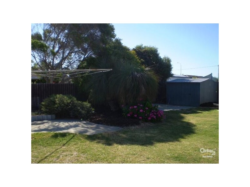 6 Voyager Court, Cooloongup WA 6168