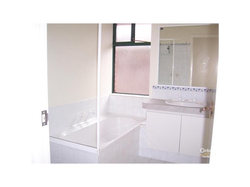 2/2 Redbud Place, Cooloongup WA 6168