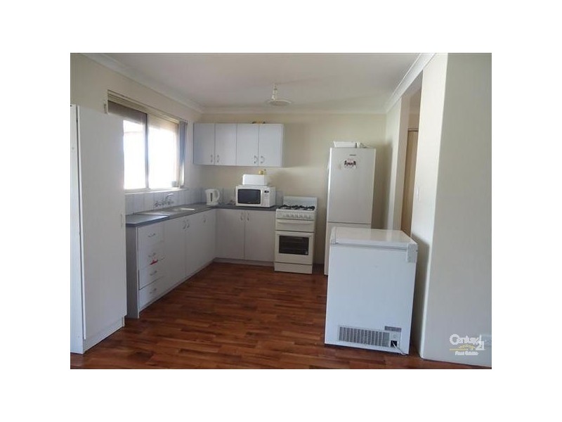 28 McNairn Cross, Leda WA 6170