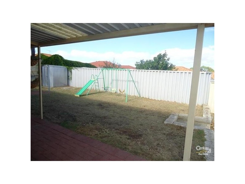 28 McNairn Cross, Leda WA 6170