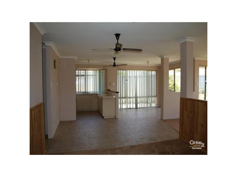 16 Hood Court, Port Kennedy WA 6172