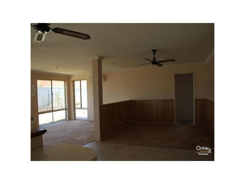 16 Hood Court, Port Kennedy WA 6172