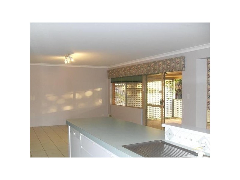 17 Kentia Close, Warnbro WA 6169