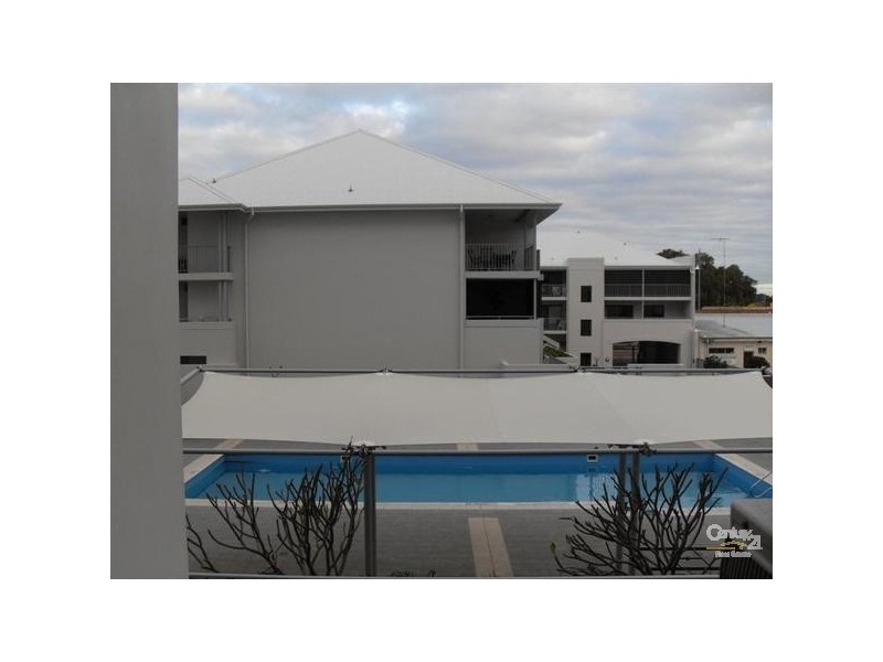 12/17 Rockingham Beach Road, Rockingham WA 6168