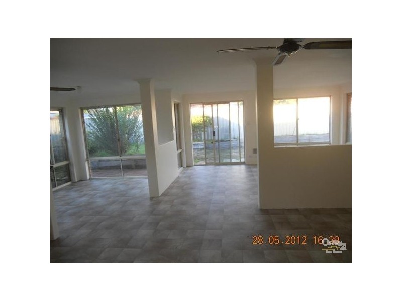 16 Hood Court, Port Kennedy WA 6172