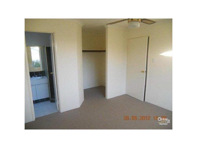 16 Hood Court, Port Kennedy WA 6172