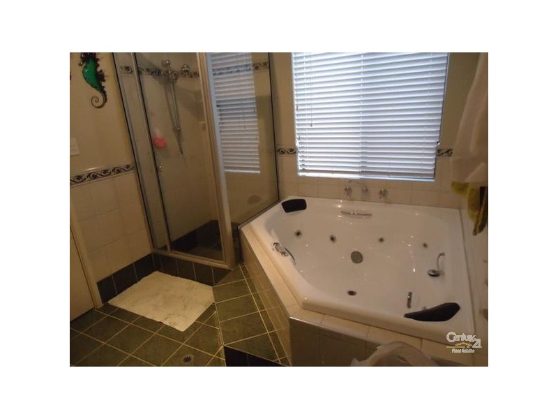 1/5 Bell Street, Rockingham WA 6168