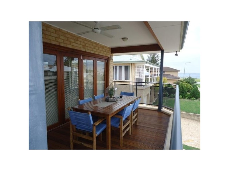 1/5 Bell Street, Rockingham WA 6168