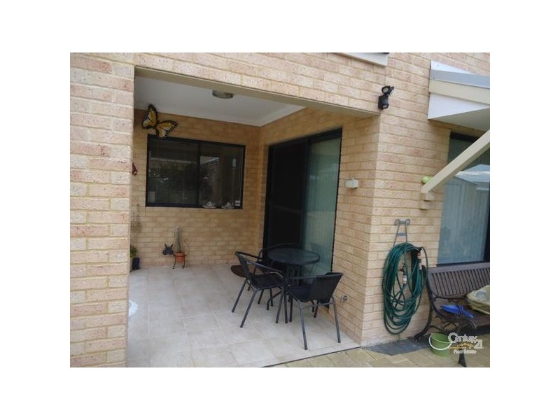 1/5 Bell Street, Rockingham WA 6168