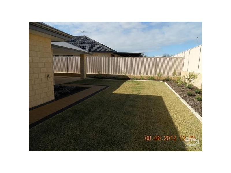 16 Hayeswater Crescent, Waikiki WA 6169