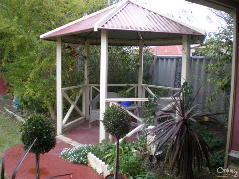 17 St Tropez Court, Port Kennedy WA 6172