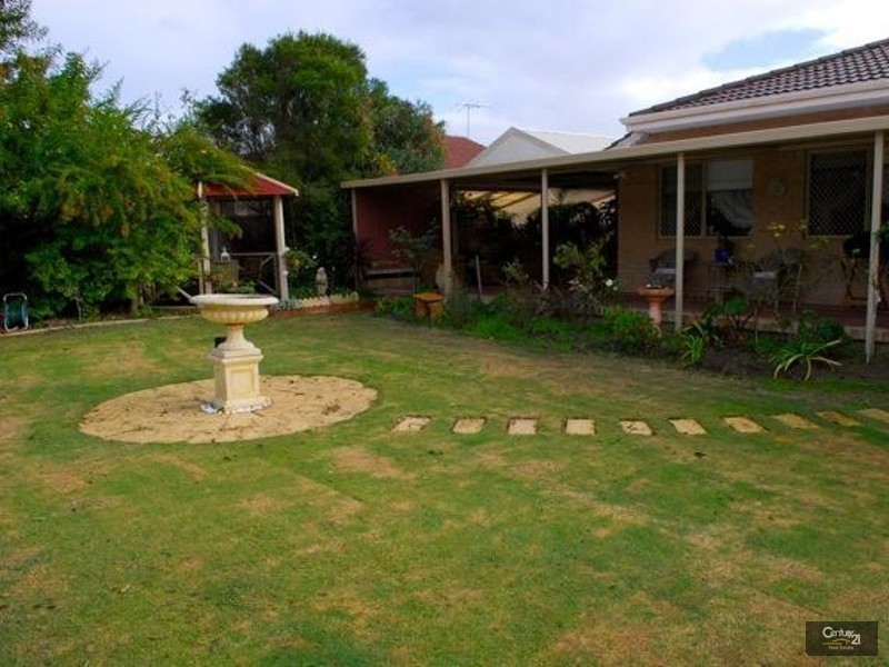 17 St Tropez Court, Port Kennedy WA 6172