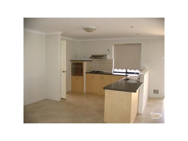 116 San Sebastian Boulevard, Port Kennedy WA 6172