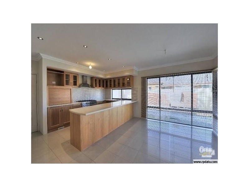 13 Blue Wren Gardens, Coodanup WA 6210