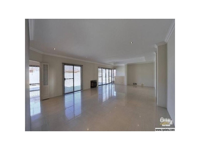 13 Blue Wren Gardens, Coodanup WA 6210