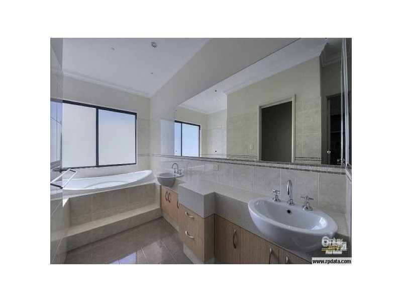 13 Blue Wren Gardens, Coodanup WA 6210