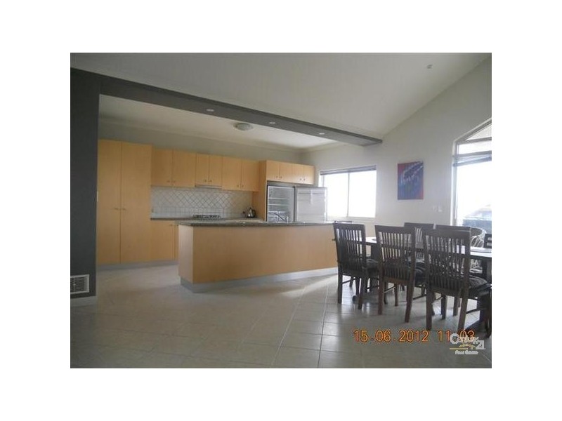 8 Weld Street, Rockingham WA 6168