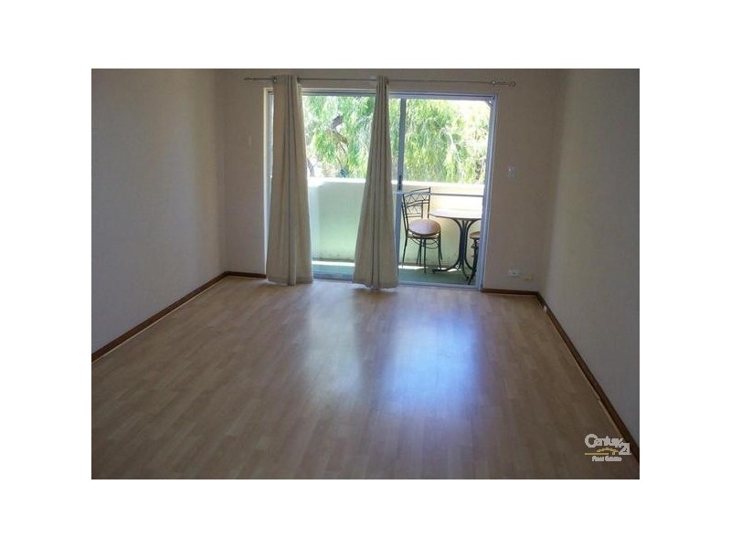 25/4 Minchinson Street, Shoalwater WA 6169