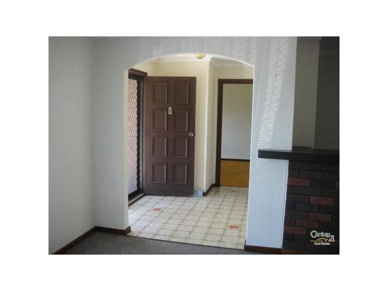 8 Coral Road, Safety Bay WA 6169