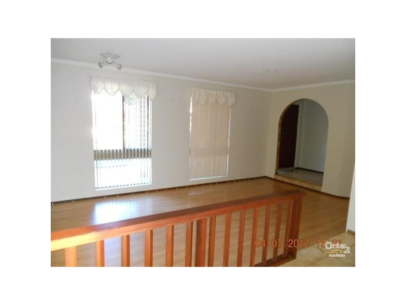 10 Ocean Place, Waikiki WA 6169