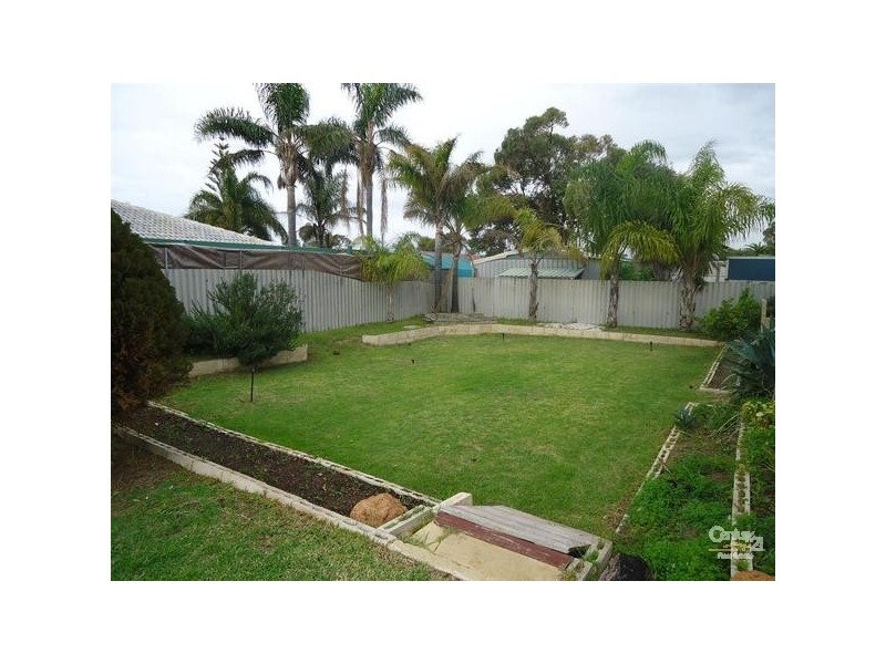 8 Knowle Way, Warnbro WA 6169