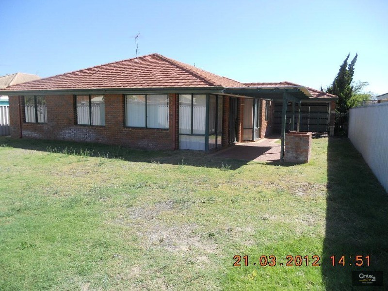 18 Silvertop Circle, Warnbro WA 6169