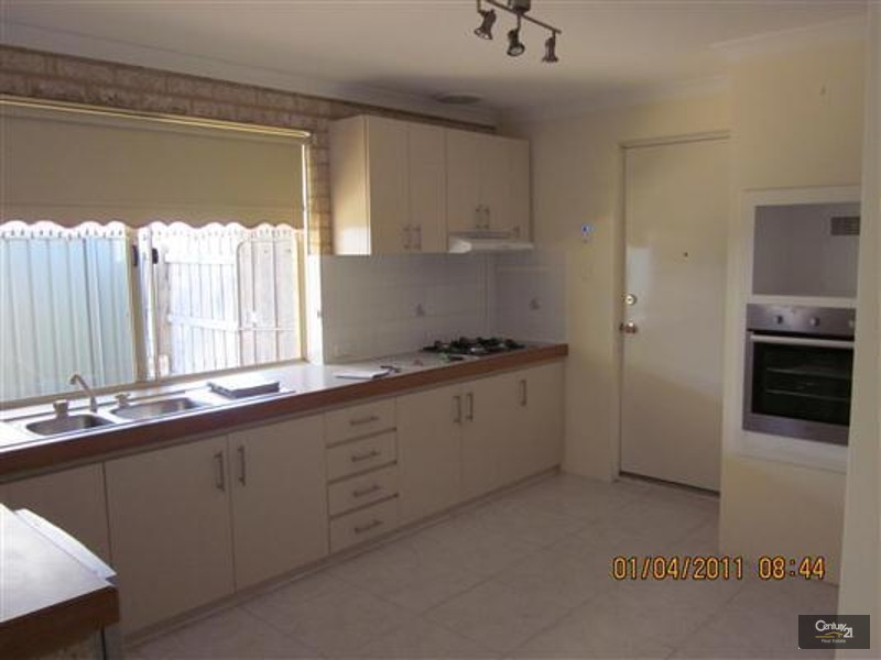 10 Jean Pierre Drive, Warnbro WA 6169