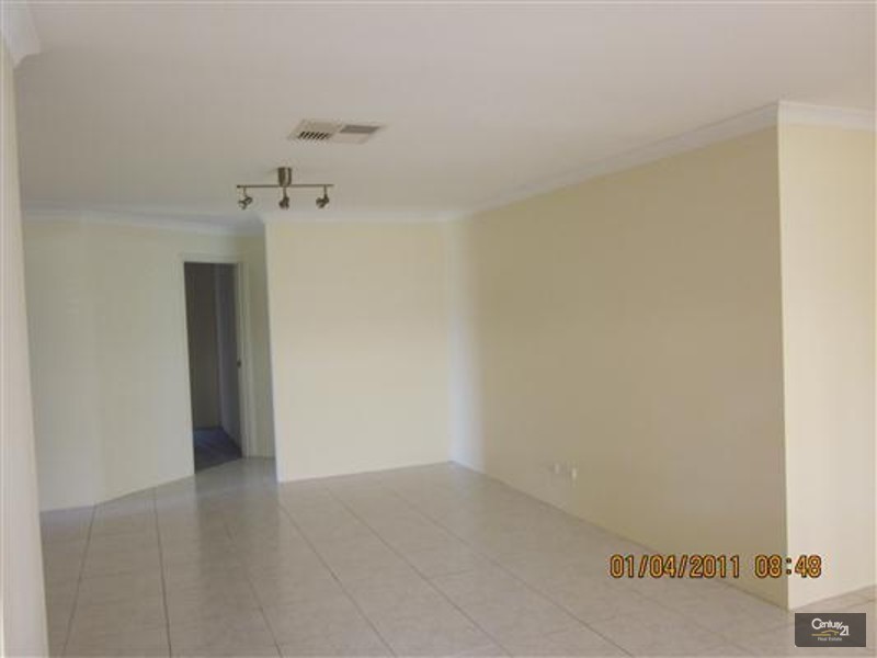 10 Jean Pierre Drive, Warnbro WA 6169