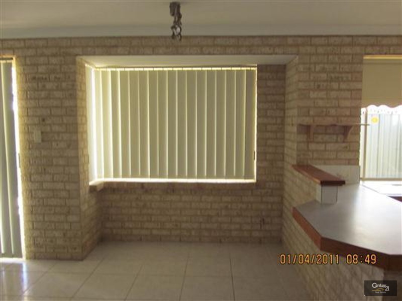 10 Jean Pierre Drive, Warnbro WA 6169