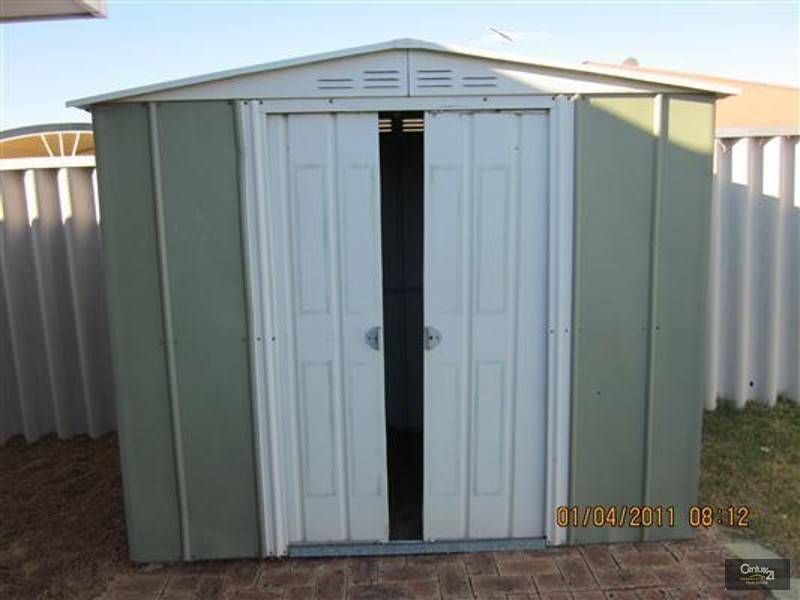 10 Jean Pierre Drive, Warnbro WA 6169