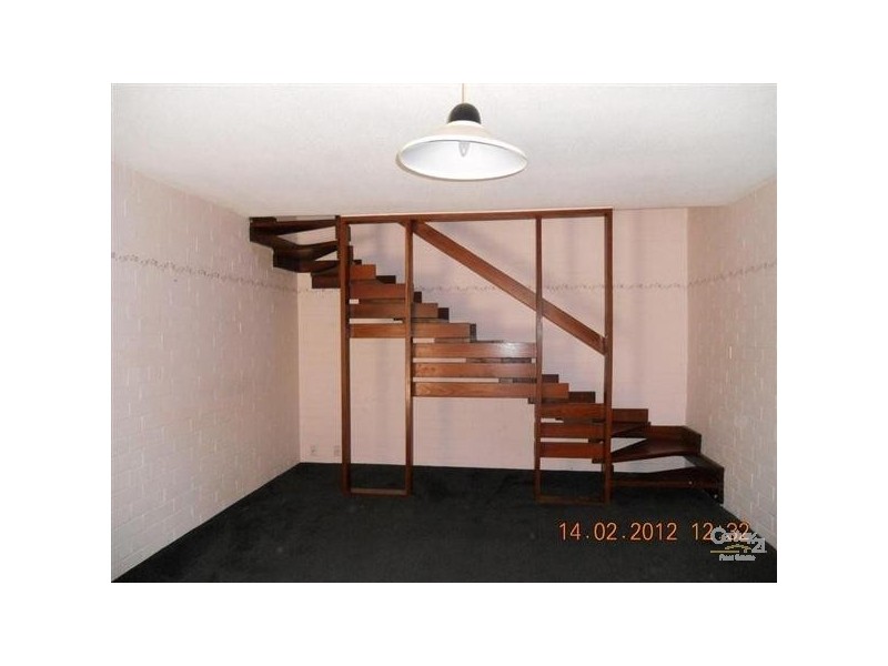 18/13 Merope Close, Rockingham WA 6168