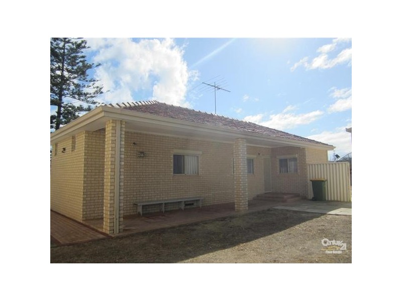 8 May Street, Rockingham WA 6168