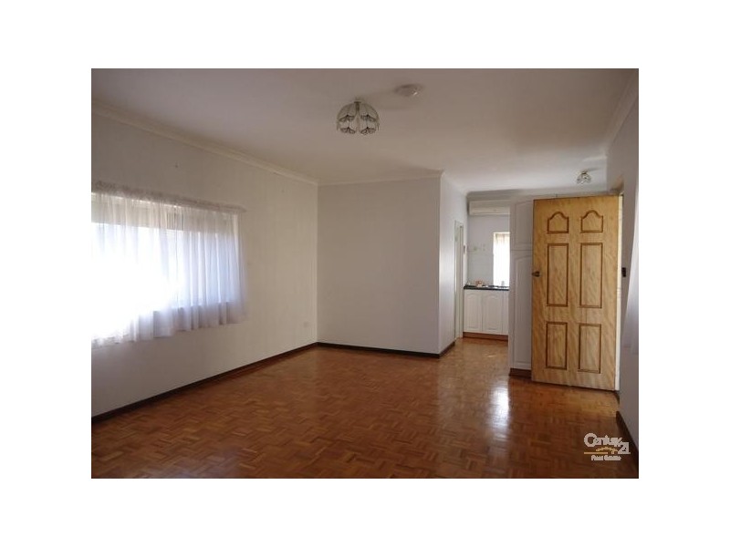 8 May Street, Rockingham WA 6168
